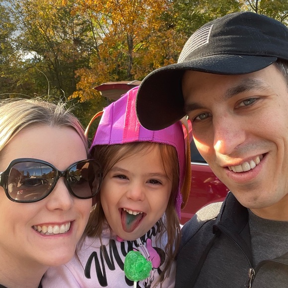 Hi I am Kelly, a.k.a. KJ! Nice to meet you :) - Picture 10 of 11